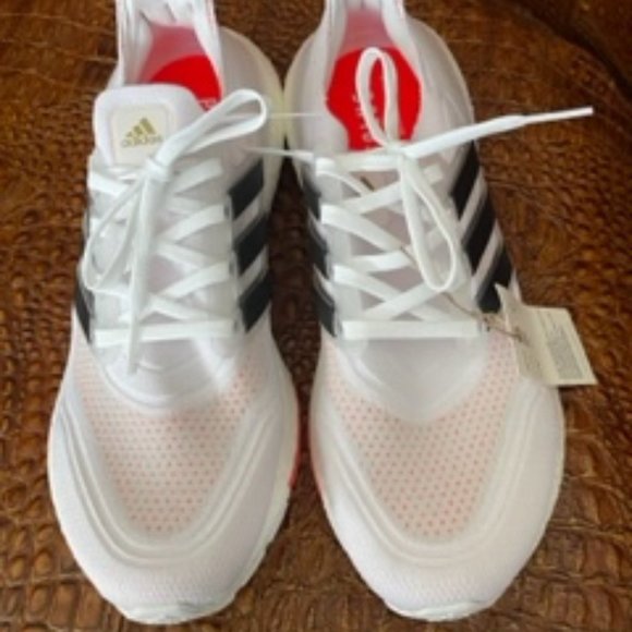 Adidas Women's Ultraboost 21 Running Shoe - Size 10 - Picture 2 of 10